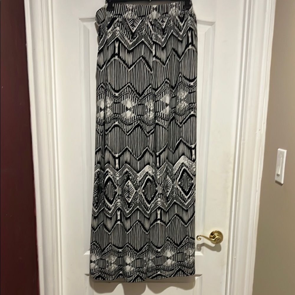 Chic Black and White Wide Leg pants
